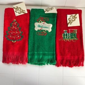 Fingertip Towels Set of 3 Christmas NEW Vintage